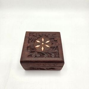 Vintage Wooden Carved Box With Flower And Leaf Pattern